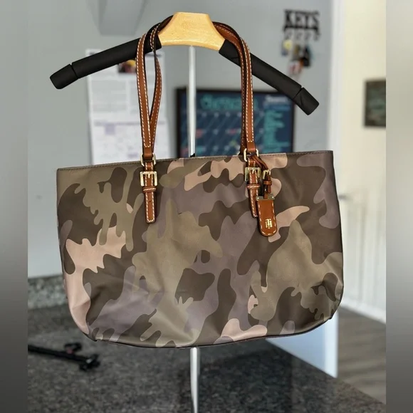Tote Tommy Hilfiger Julia Camo Tommy Hilfiger Bags Tommy Hilfiger